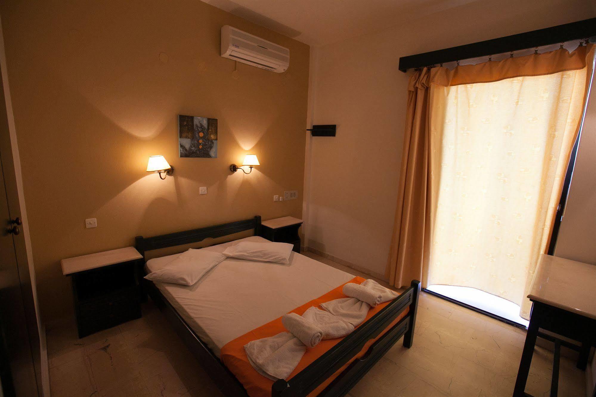 Memories Apartments Stalida Esterno foto