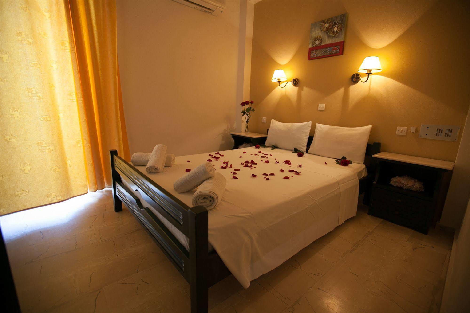 Memories Apartments Stalida Esterno foto
